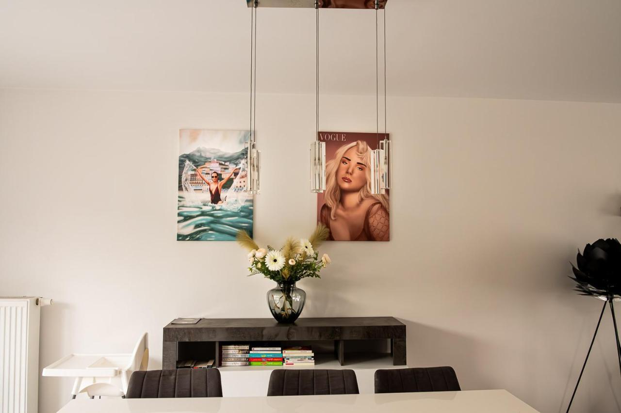 Chez Sabine Et Eric Maison Pour 6 Personnes Avec Piscine Chauffee Andenne Exterior foto
